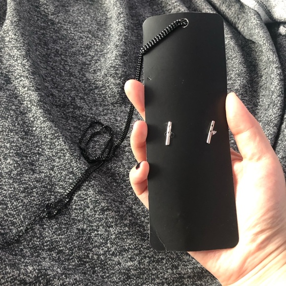 MAC Viva Glam Lightning Bolt Miley Cyrus Necklace - Picture 5 of 7